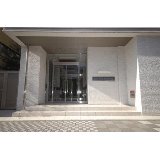 �y�G���g�����X�z�@