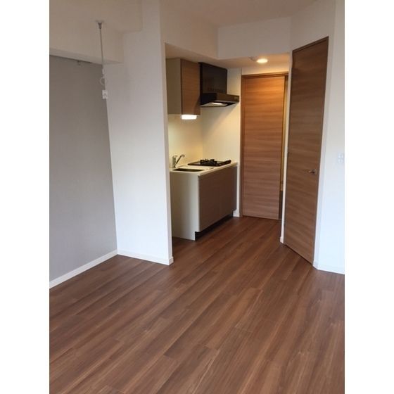 �y�����E���r���O�z�@