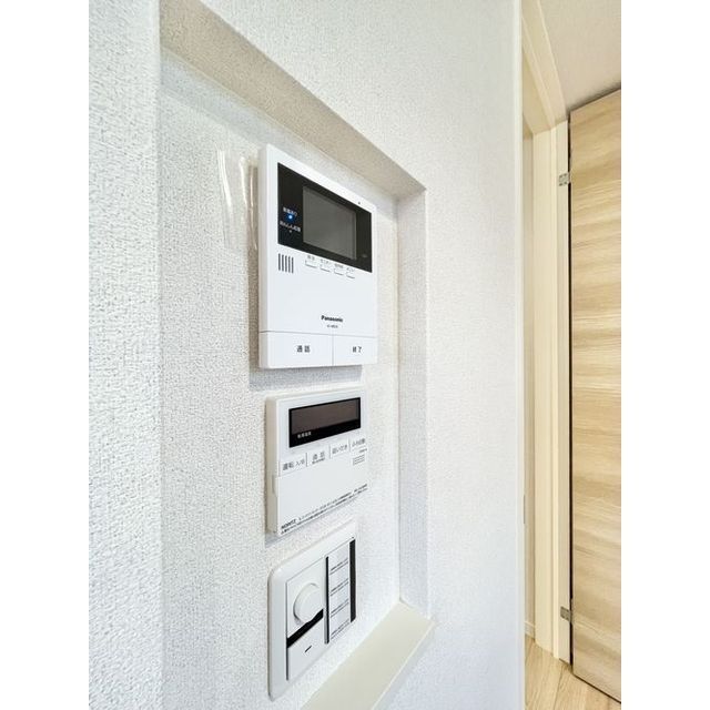 �y�Z�L�����e�B�z�@���j�^�[�t���C���^�[�z��