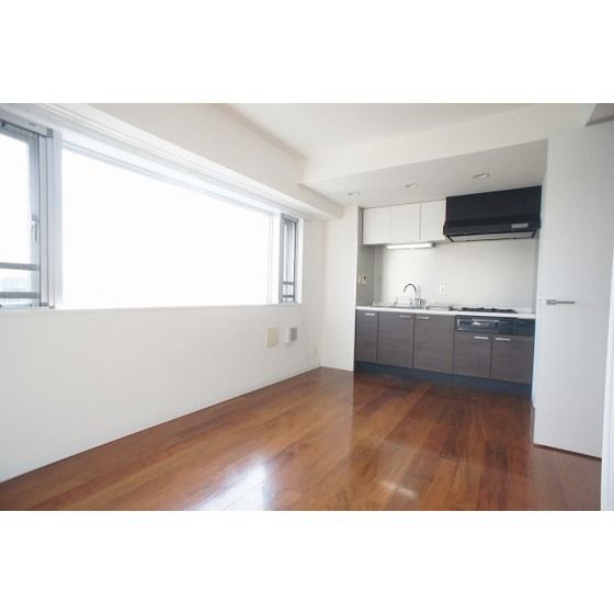 �y�����E���r���O�z�@