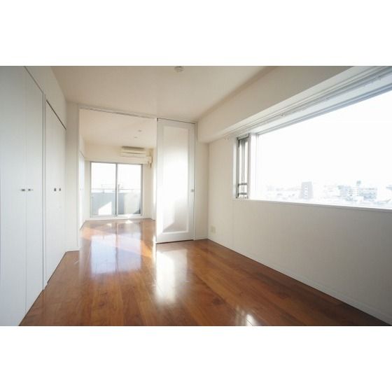 �y�����E���r���O�z�@