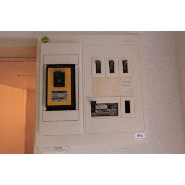 �y���̑��ݔ��z�@���d��20A