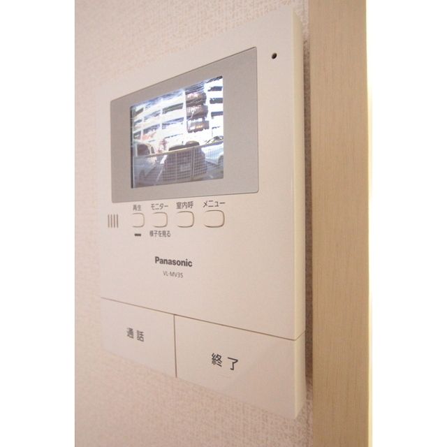 �y�Z�L�����e�B�z�@