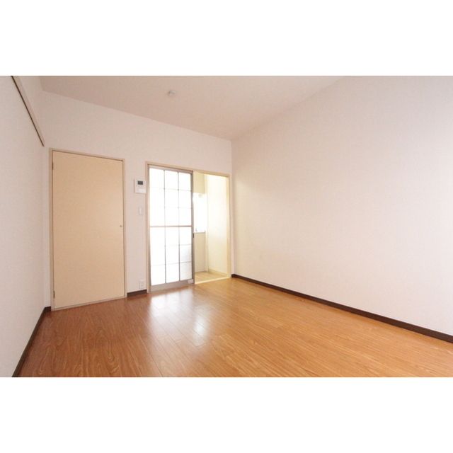 �y�����E���r���O�z�@