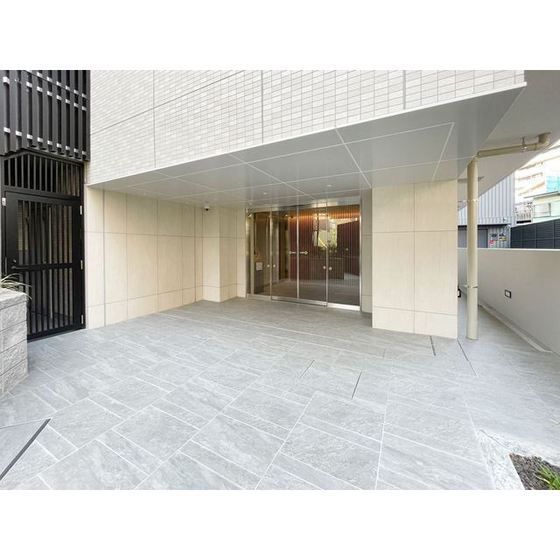 �y�G���g�����X�z�@