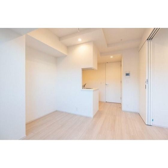 �y�����E���r���O�z�@