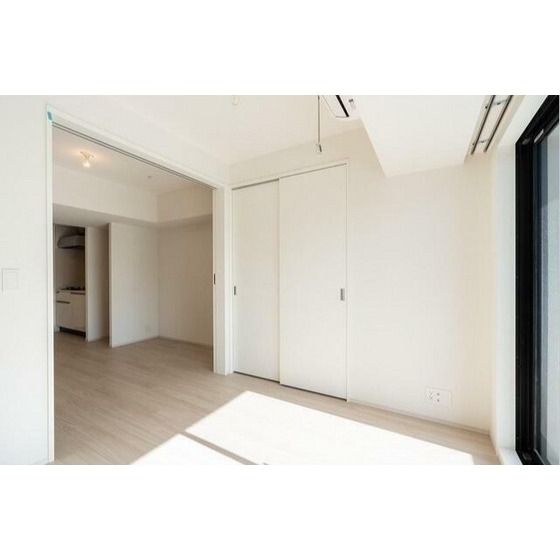 �y�����E���r���O�z�@