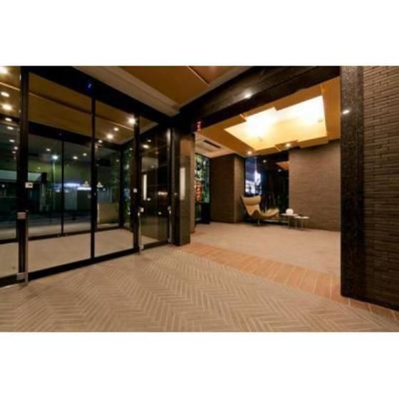 �y�G���g�����X�z�@