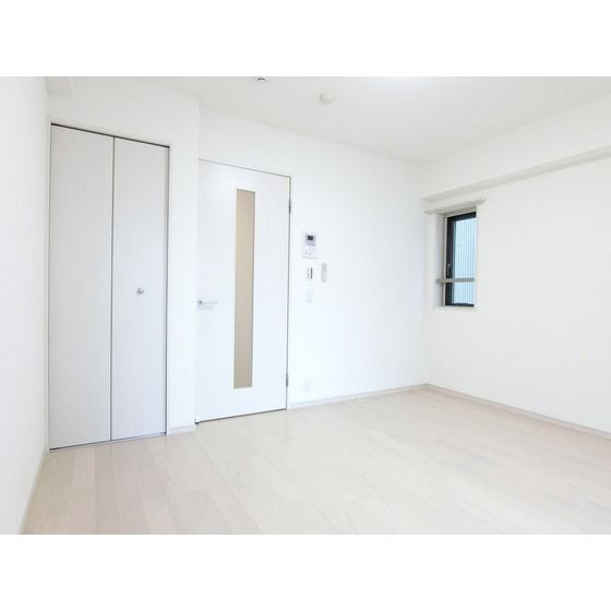 �y�����E���r���O�z�@