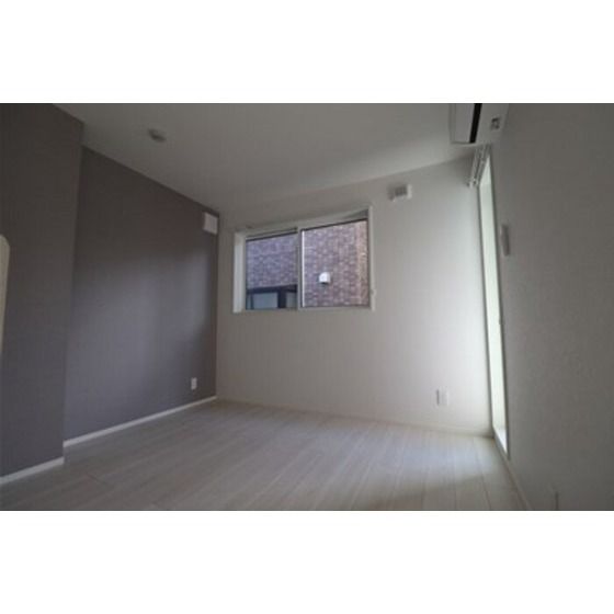 �y�����E���r���O�z�@