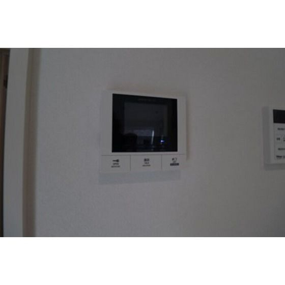 �y�Z�L�����e�B�z�@���j�^�[�t���C���^�[�z��