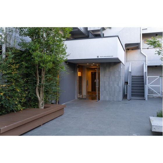 �y�G���g�����X�z�@