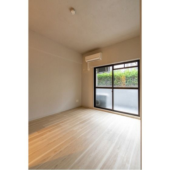 �y�����E���r���O�z�@