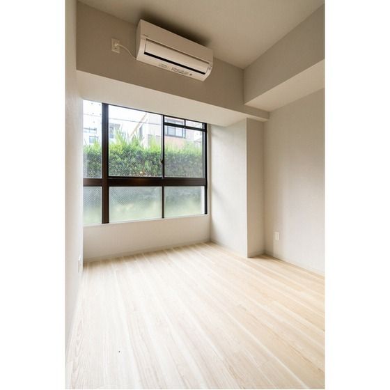 �y�����E���r���O�z�@