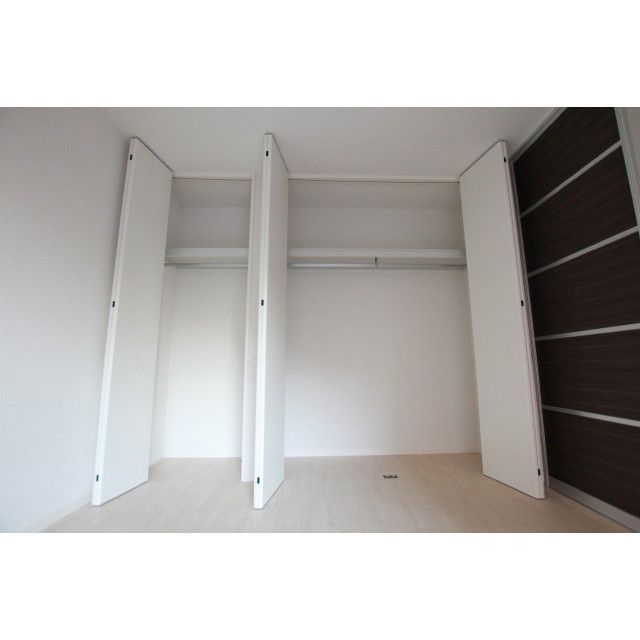 �y���[�z�@�����[�͂����Ղ�̕ǈ�ʃN���[�[�b�g
