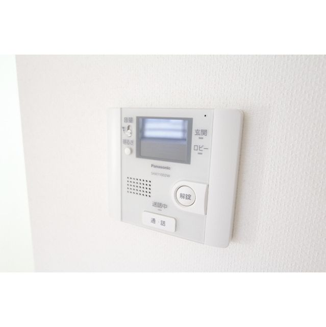 �y�Z�L�����e�B�z�@