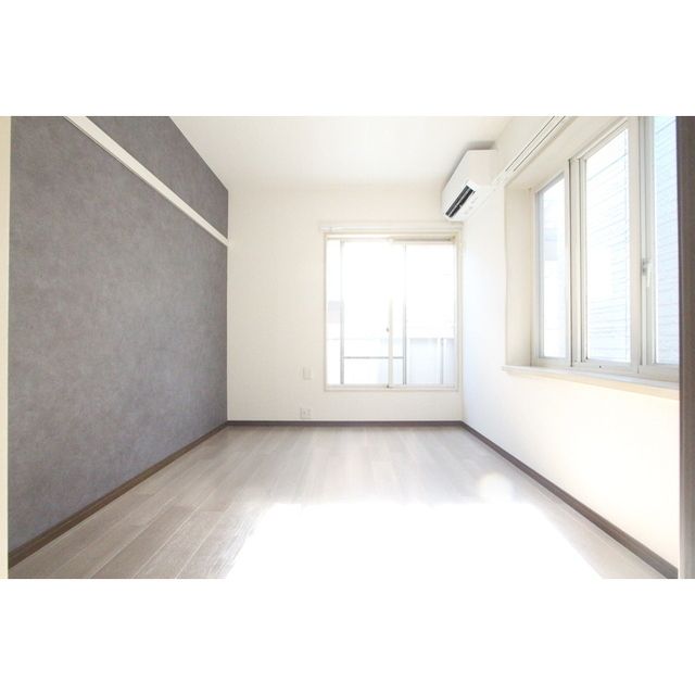 �y�����E���r���O�z�@