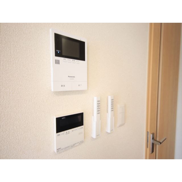 �y�Z�L�����e�B�z�@���j�^�[�t���C���^�[�z����