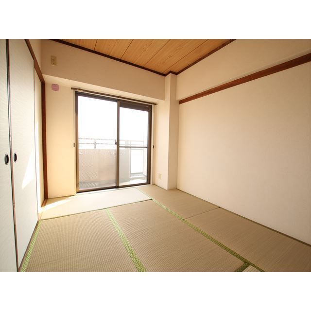 �y�����E���r���O�z�@