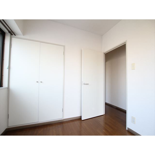 �y�����E���r���O�z�@