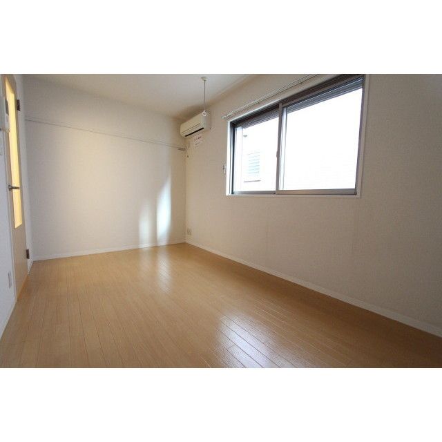 �y�����E���r���O�z�@6.4���̗m���I