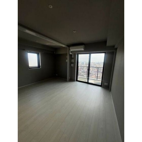 �y�����E���r���O�z�@