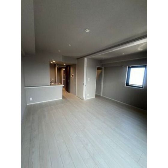 �y�����E���r���O�z�@