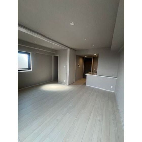 �y�����E���r���O�z�@