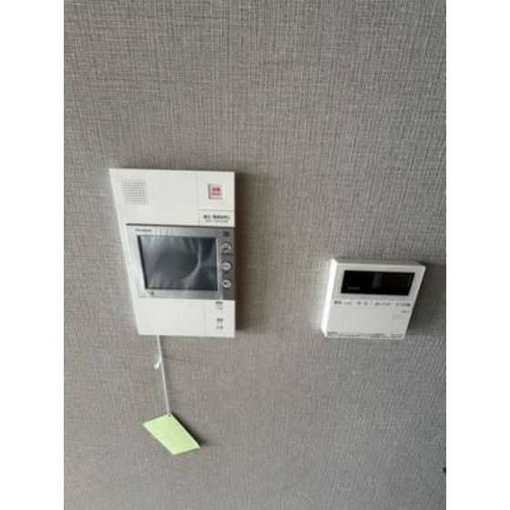 �y�Z�L�����e�B�z�@