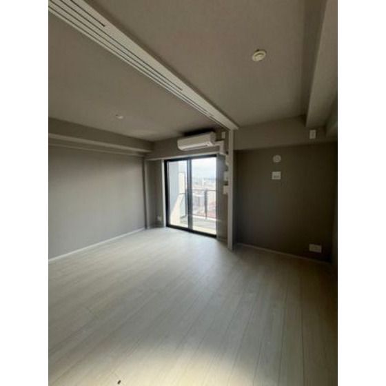 �y�����E���r���O�z�@