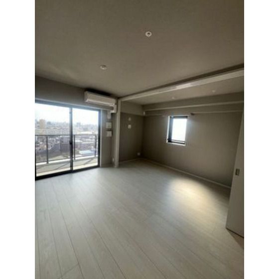 �y�����E���r���O�z�@