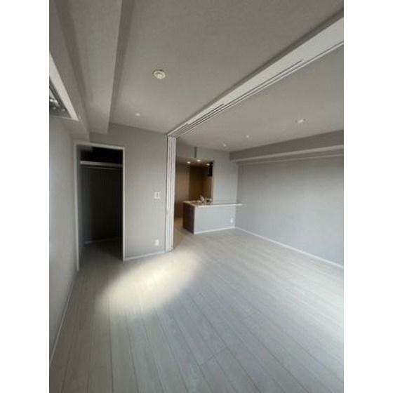 �y�����E���r���O�z�@