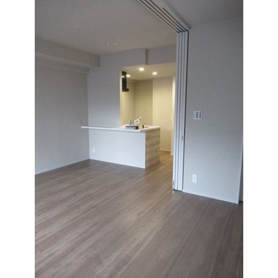 �y�����E���r���O�z�@