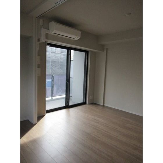 �y�����E���r���O�z�@