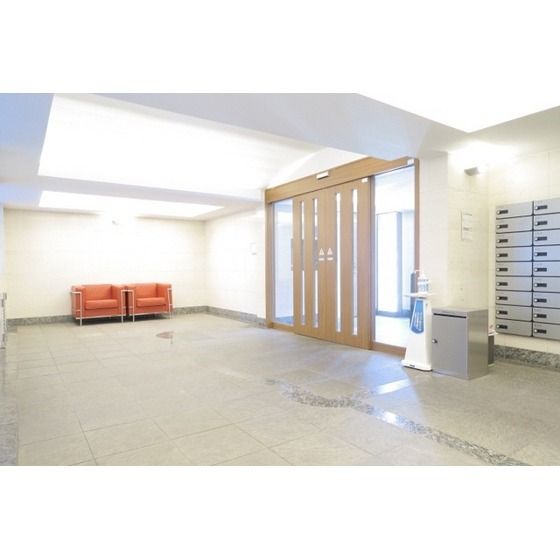 �y�G���g�����X�z�@