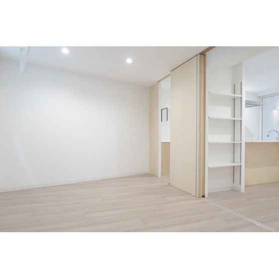 �y�����E���r���O�z�@