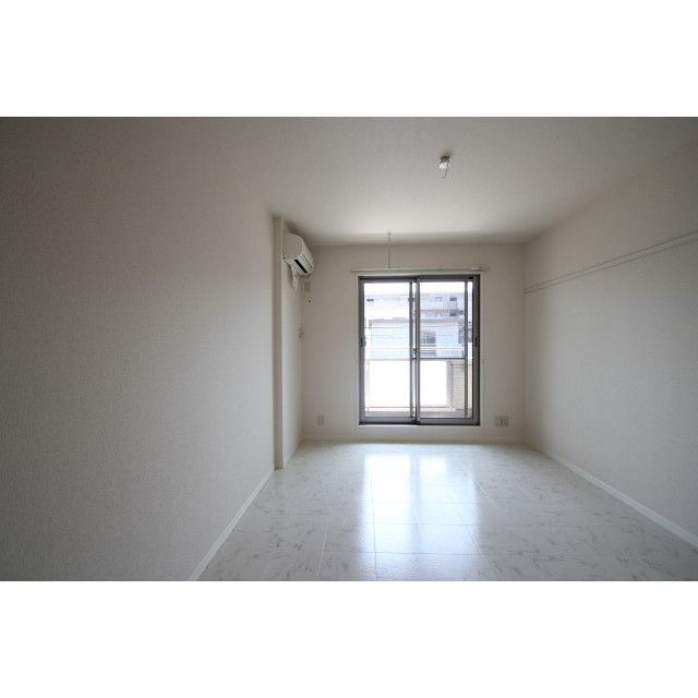 �y�����E���r���O�z�@