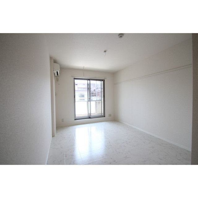 �y�����E���r���O�z�@7.3���̗m��