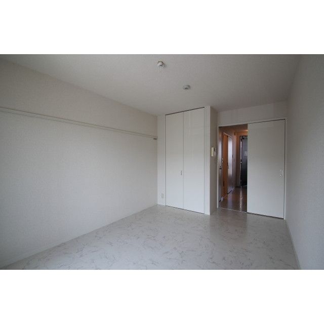 �y�����E���r���O�z�@