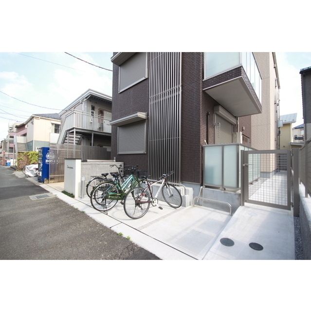 �y�G���g�����X�z�@