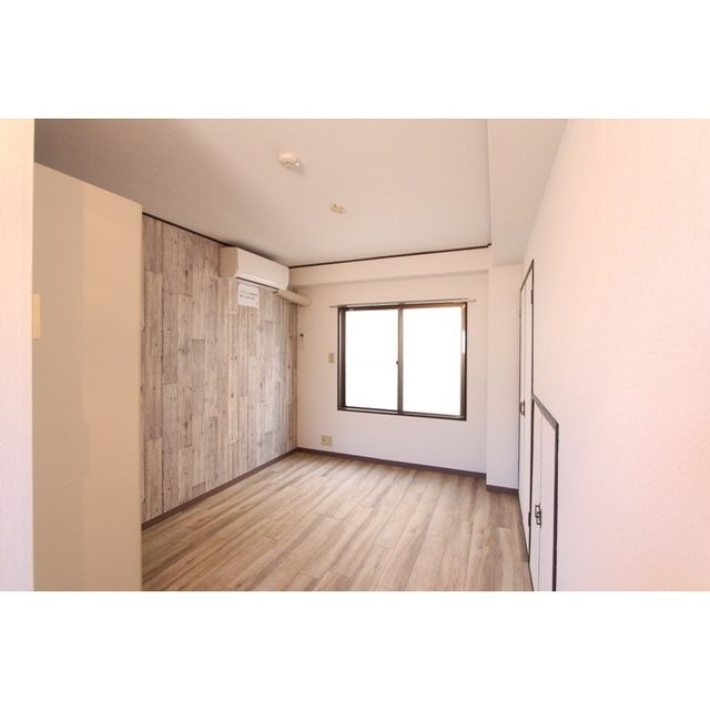 �y�����E���r���O�z�@