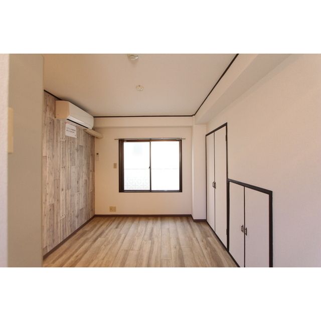 �y�����E���r���O�z�@