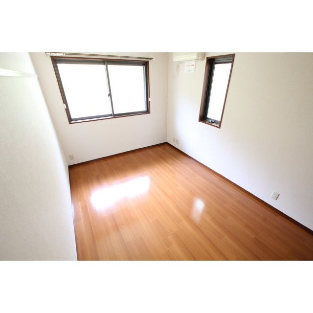 �y�����E���r���O�z�@