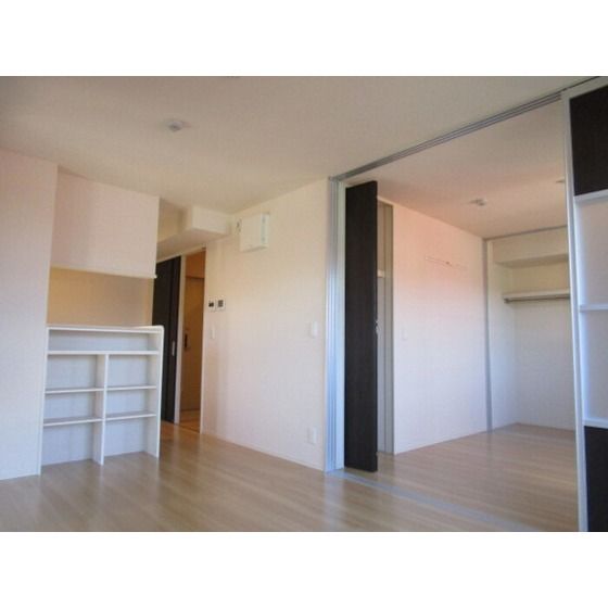 �y�����E���r���O�z�@