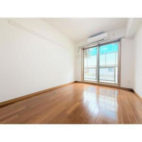 �y�����E���r���O�z�@