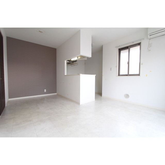 �y�����E���r���O�z�@10.3���̃L�b�`���I