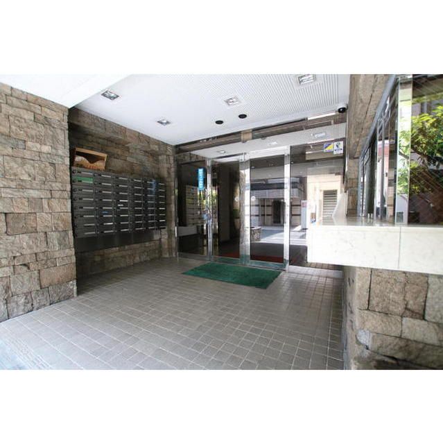 �y�G���g�����X�z�@