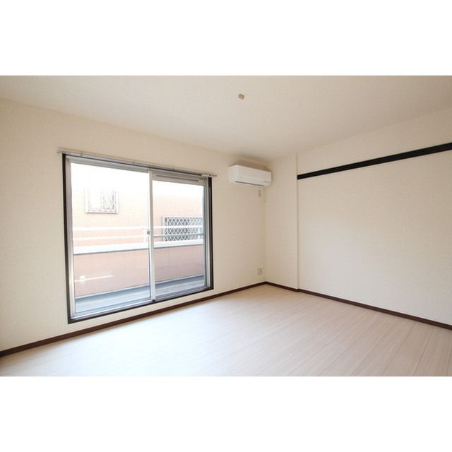 �y�����E���r���O�z�@