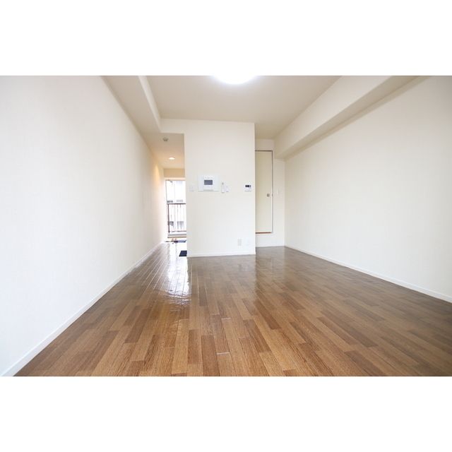 �y�����E���r���O�z�@