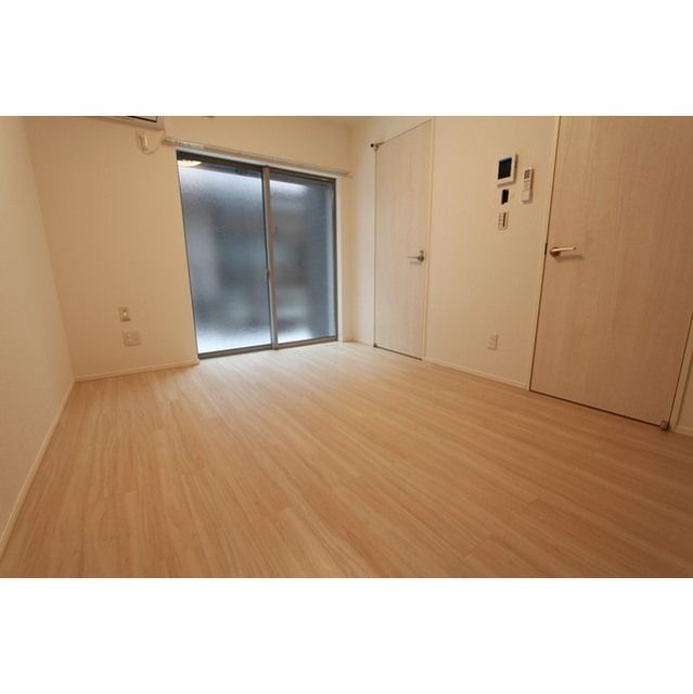 �y�����E���r���O�z�@